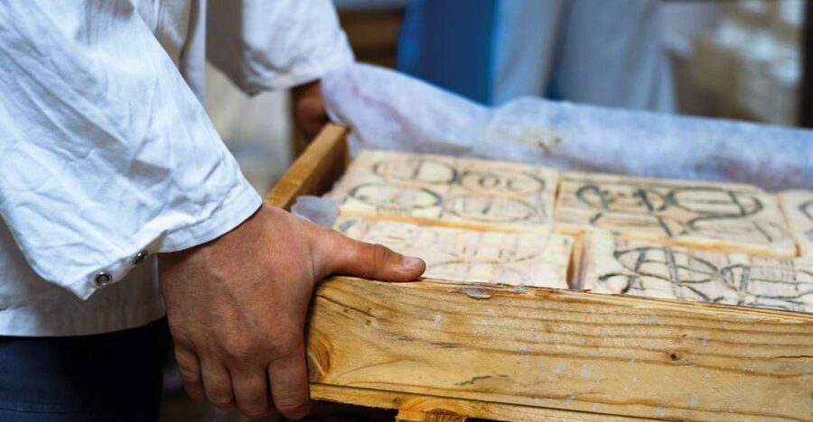 Lake Como: Cheese Factory Tour and Tasting in Valsassina - Why this cheese stop works near Lake Como