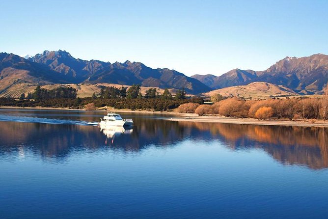 Lake Wanaka 1-Hour Cruise Including Wine and Cheese - Booking and practical details