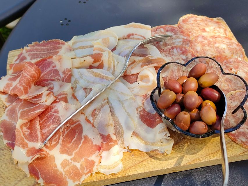 Lazise: Wine Tasting with Charcuterie and Cheese Board - The food is more than a small tasting plate