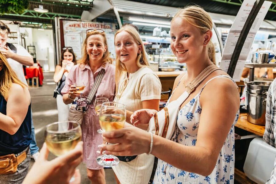 Le Marais Walking Food Tour with Cheese, Wine & Pastries - Why Le Marais works so well for a food walk