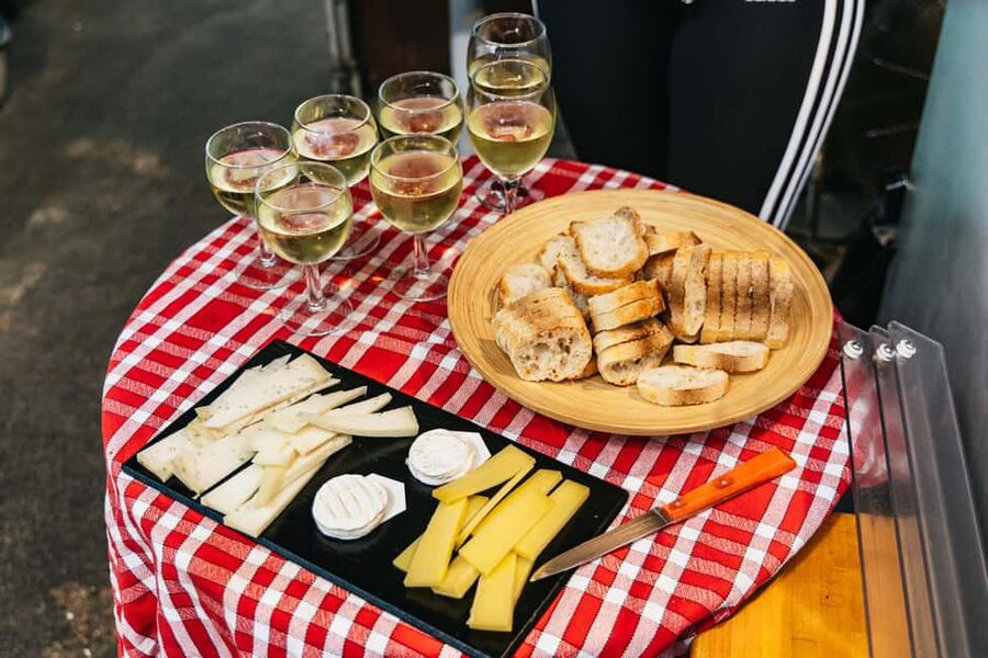 Le Marais Walking Food Tour with Cheese, Wine & Pastries - The restaurant stop adds a useful change of pace