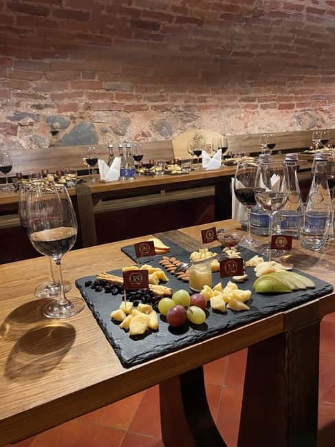 Lithuanian Cheese Tasting & Guided Old Town Tour - Key points at a glance
