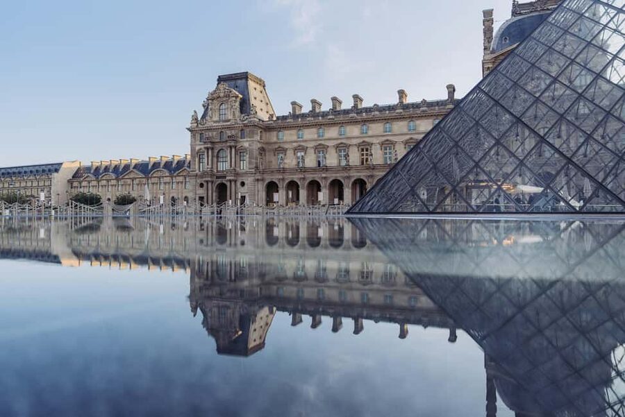 Louvre & Mona Lisa Guided Tour with Wine & Cheese Experience - Three wines at an elegant Parisian wine bar