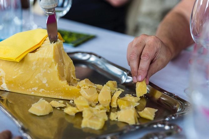 Lucerne CH Experience: Cheese, Chocolate, Chapel Bridge & Château - What the small group changes