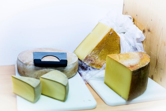 Lucerne CH Experience: Cheese, Chocolate, Chapel Bridge & Château - Adding the one-hour Lake Lucerne cruise