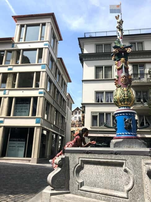 Lucerne: Private Chocolate and Cheese Tasting Walking Tour - Old Town sights in a 90-minute walk