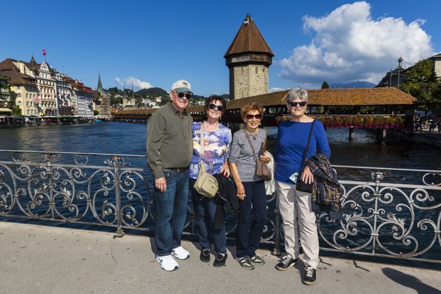 Lucerne: Walking and Boat Tour with Cheese & Wine Tasting - Swiss cheese and wine as an optional finish