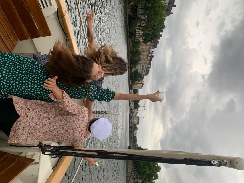 Lyon: City Cruise with Charcuterie, Cheese, and Wine - Boarding at Confluence requires careful planning