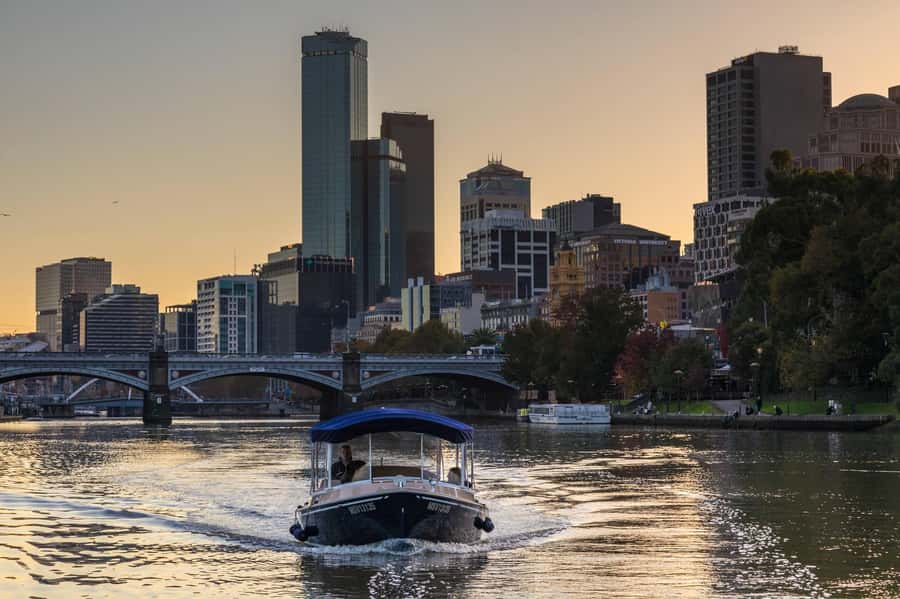 Melbourne: Private Yarra River Cruise w/ Cheese & Wine - Timing, weather, and who should book