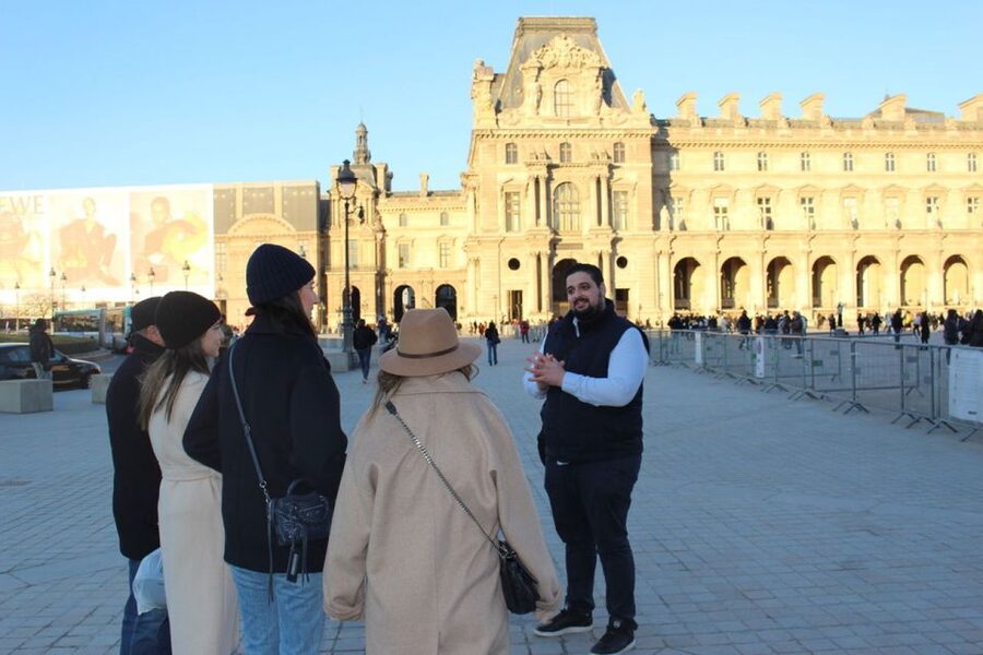 Montmartre Best Highlights & Wine and Cheese Tasting Tour - The Sacré-Cœur steps and the big Paris view