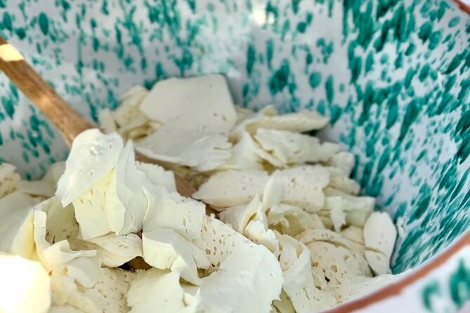 Mozzarella class & more in Sorrento - What happens during the mozzarella demonstration