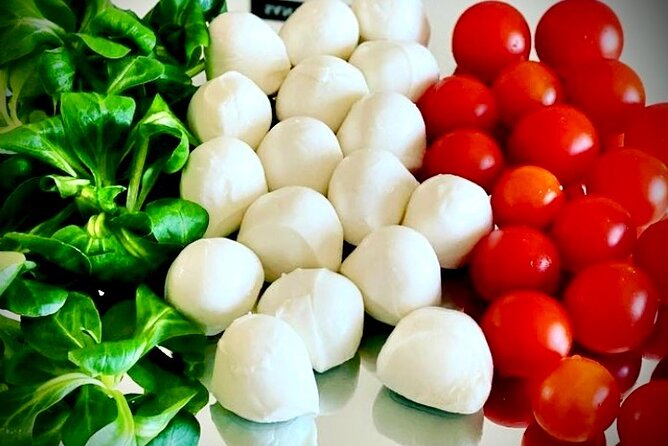 Mozzarella class & more in Sorrento - Tasting mozzarella, wine, and limoncello