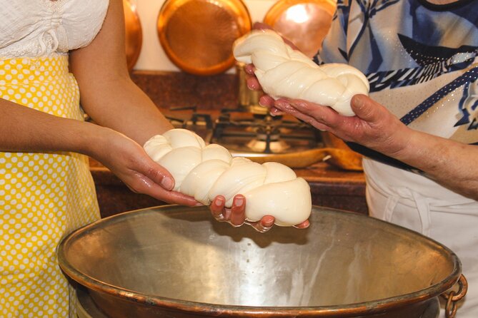 Mozzarella experience with private cooking class - What the private format means
