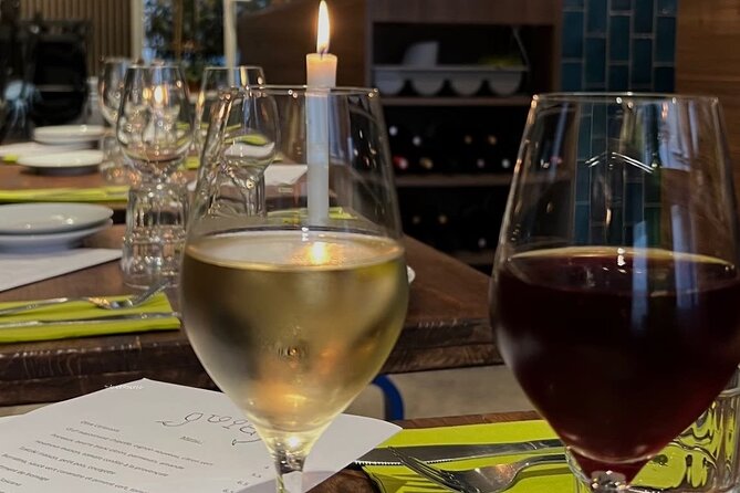Natural Wine Tasting with Cheese Pairings in Paris - Why the group size matters