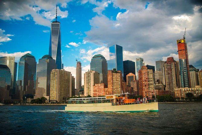 New York City: Champagne, Cheese, Caviar & Sightseeing Cruise - South along the Hudson toward One World Trade Center
