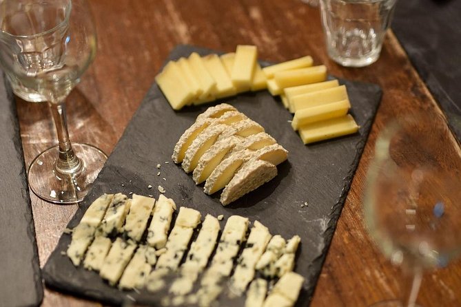 Paris Art of Pairing Cheese and Wine Tasting in a Cheese Cellar - Three wines and the art of pairing