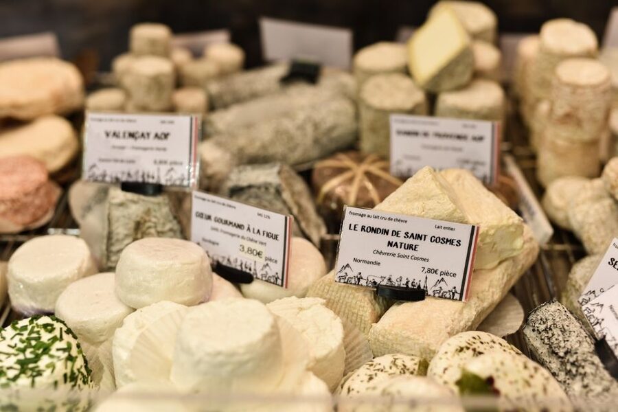Paris: Butter and Cheesemaking Workshop - Churning traditional butter