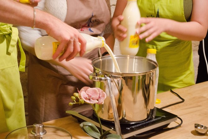 Paris Cheesemaking Workshop including Wine and Cheese Tasting with an Expert - What the small group changes