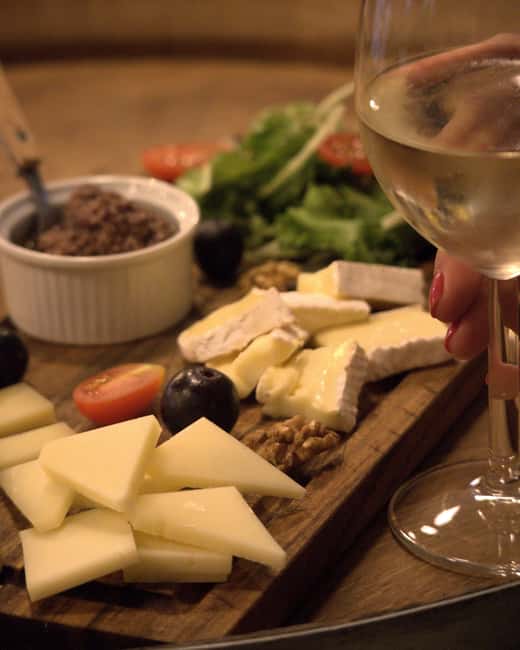 Paris: French wine tasting with cheeses and charcuterie - Four glasses, four views of France