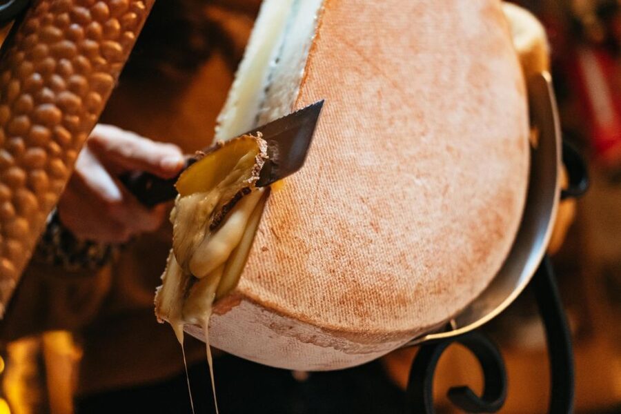 Paris: No Diet Club - Winter Unlimited Cheese Tour ! - Starting at Les Marmottes With Raclette
