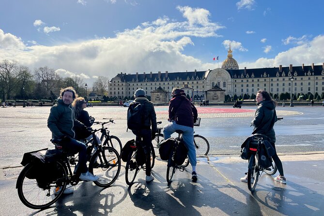 Paris : Private electric bike tour with wine and cheese tasting - Place Dauphine and Paris’s oldest bridge