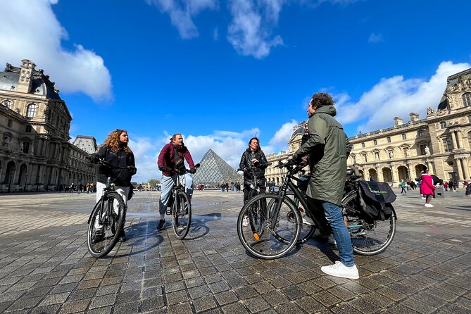 Paris : Private electric bike tour with wine and cheese tasting - Palais-Royal and Place de la Concorde