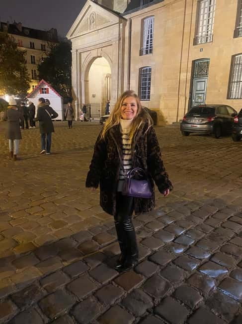 Paris: Saint-Germain-des-Prés Guided Tour with Wine & Cheese - Wine, cheese, and cheesecake at a family-run bar