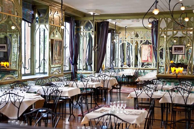 Paris Wine and Cheese Pairing Private Masterclass in a Bistrot - Why the private format matters