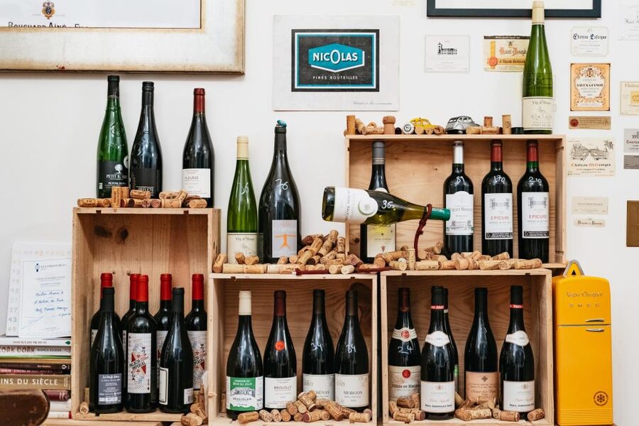 Paris: Wine Tasting Experience with 6 Wines and Cheese Board - Who Will Enjoy This Most?