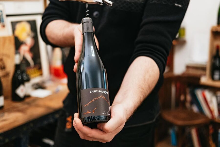 Paris: Wine Tasting Experience with 6 Wines and Cheese Board - Timing, Booking, and Small Practical Details
