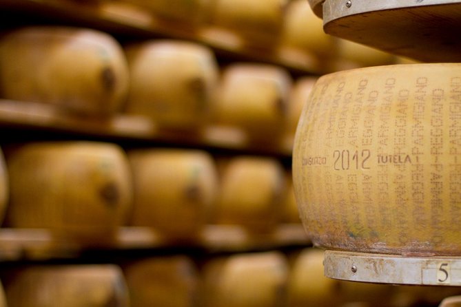 Parmigiano Reggiano & Aceto Balsamico tour with lunch - Why these two foods belong together