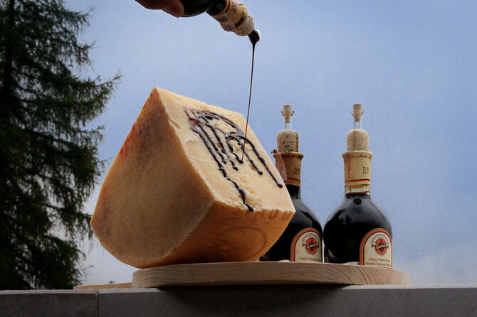 Parmigiano-Reggiano and Parma Ham Small Group Tour - The tasting lesson hidden in three ages of cheese