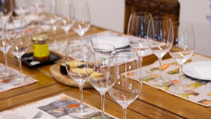 Porto: Cheese and Port Wine Tasting in a Unique Place - A Cheese Tasting Inside a Porto Mercearia
