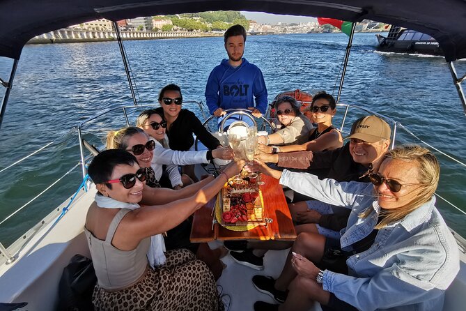Porto: Wine and cheese tasting on a sailboat on the Douro River - Sailing past Ribeira and the Luís I Bridge