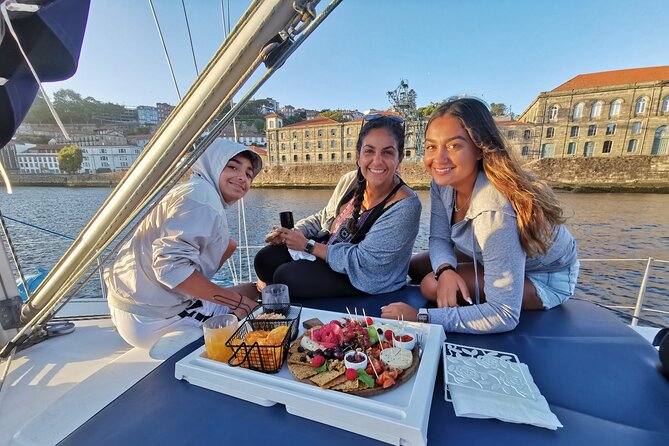 Porto: Wine and cheese tasting on a sailboat on the Douro River - What the private group format means for value