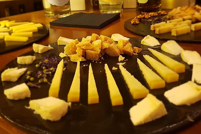 Private 2-Hour Italian Cheese and Wine Tasting in Rome - Understanding the wine pairings