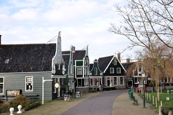 Private Guided Highlights of Holland Tour with Cheese Tasting - Seeing Molen De Kat, the paint mill
