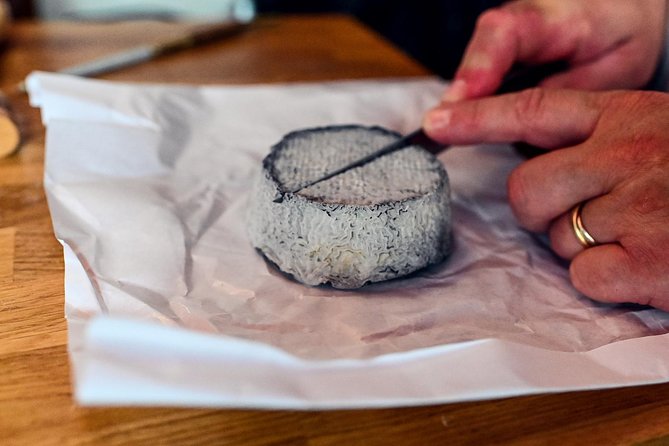 Private Montmartre Food Tour with Wine, Cheese & Pastries - What the guides add to the walk