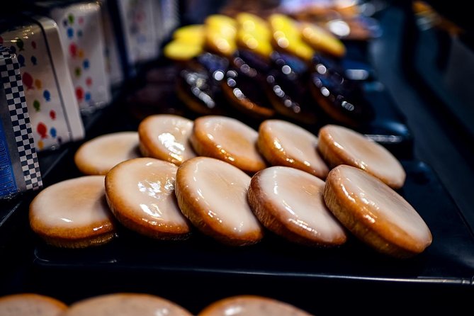 Private Montmartre Food Tour with Wine, Cheese & Pastries - Food shopping in the 18th arrondissement