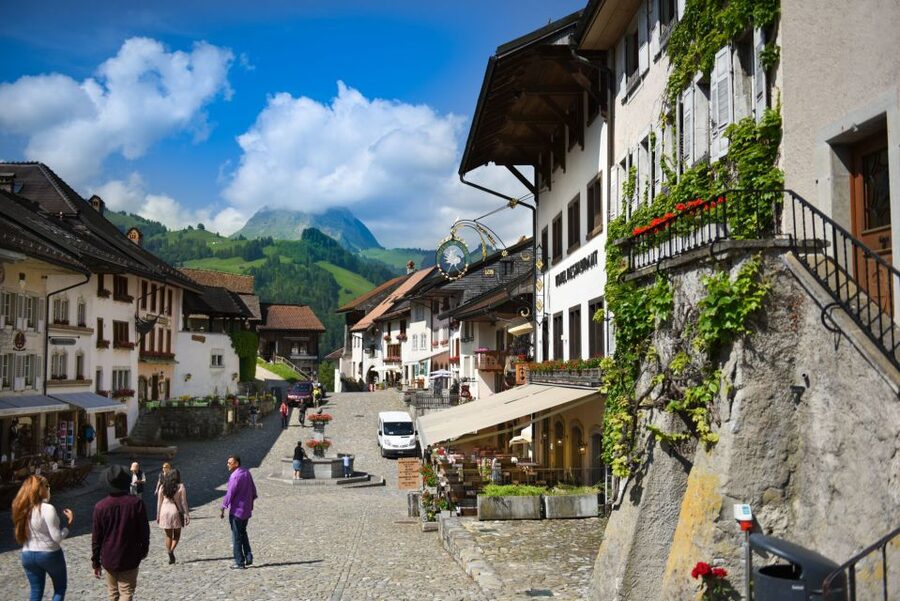 Private Swiss Cheese & Chocolate Tasting Trip in Gruyeres - Seeing how Gruyère cheese is made