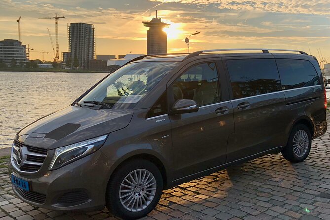 Private tour from Amsterdam, windmills, clogs & cheese.. - The guide question matters more than the vehicle
