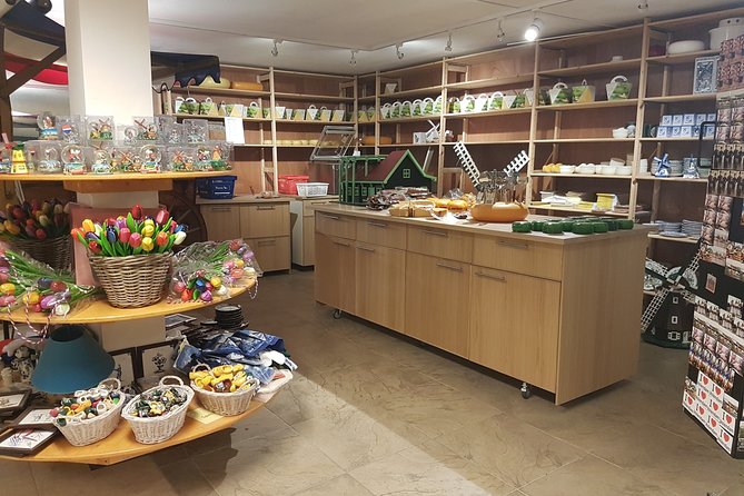 Private Tour of Simonehoeve Cheese Farm and Clog Factory - Tasting and shopping at Simonehoeve