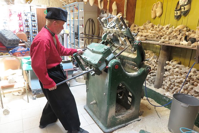 Private Tour of Simonehoeve Cheese Farm and Clog Factory - Planning the visit near Amsterdam