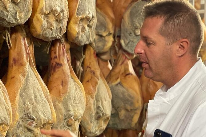 Private Tour Parmigiano,Prosciutto,Balsamico with driver-Bologna - Parmigiano Reggiano in Bazzano