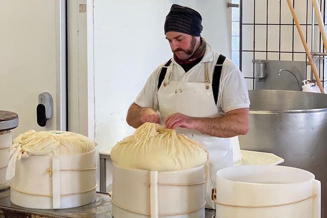 Private Tour Parmigiano,Prosciutto,Balsamico with driver-Bologna - Guides who add the local connection