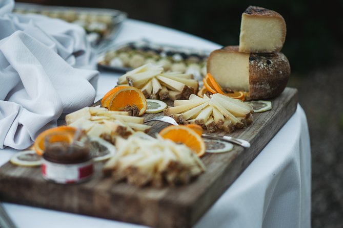 Private Tour: Pienza and Montalcino Organic Cheese and Wine Tour - Food, timing, and practical planning