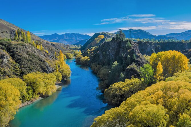 Queenstown Classic Wine Tour: 3 Winery Visits, Cave Tour & Cheese - The guides make the difference
