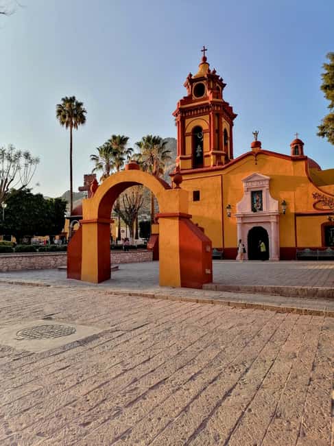 Querétaro: Bernal & Tequisquiapan Trip with Wine & Cheese - Bernal and the great Peña