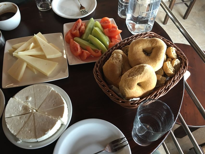 Rethymno 4x4 Safari: Tastes & Farm Experience - Lunch in Axos brings the day back to the table