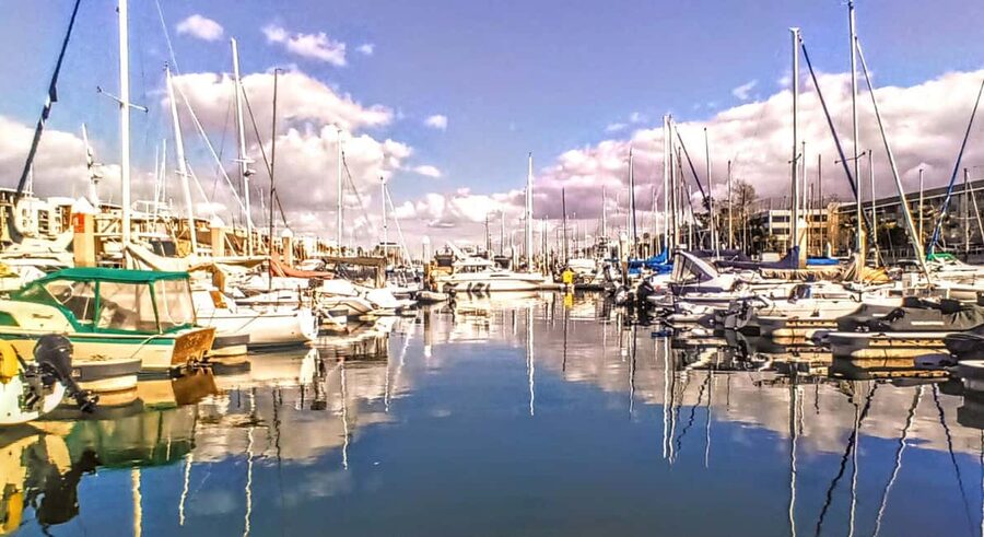 Romantic Boat Cruise with Wine & Cheese or Surprise Dinner - Who should book this cruise